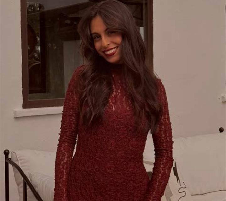 Emilia Curarrehue escort