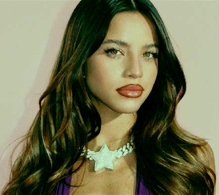 Emilia La Pintana escort